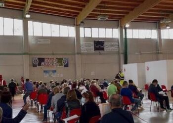 Mamme e bambini ucraini arrivano al Palamasciangelo