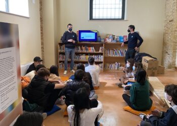 Fake news e cancro: gli studenti guidati dai divulgatori Airc