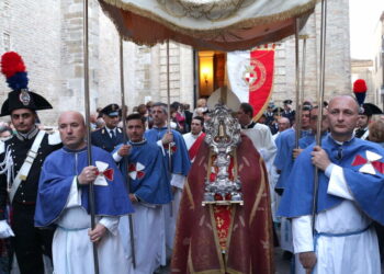 Festa della Sacra Spina: torna la processione per le vie del centro storico