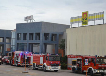 Il centro commerciale “Insieme” riapre dopo tre mesi dall’incendio