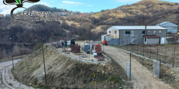 Piazzale abusivo realizzato anche con rifiuti speciali, due persone denunciate a Castiglione Messer Marino