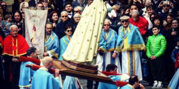 Lanciano, la mattina di Pasqua torna l’atteso “Incontro dei Santi”
