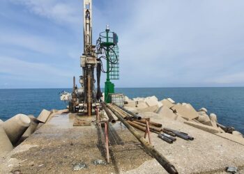 Ampliamento del porto, c’è il primo atto: iniziato il sondaggio dei fondali. Marsilio: «Servono per prolungare il molo»