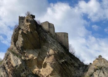 Il castello di Roccascalegna, dal Medioevo fino alla nostra Pasquetta