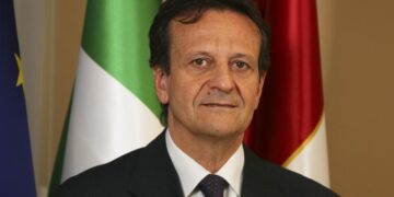 Variante alla SS16, sale la tensione. Regione: «Menna ha cambiato idea. Se la prenda con se stesso»