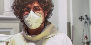 «Non permettete al vostro cuore di indurirsi, lasciate entrare la gioia della Pasqua»