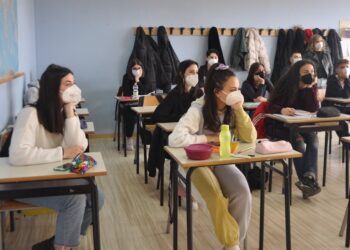 Quali equilibri per uno scienziato? Gli studenti a confronto con quatto giovani professionisti