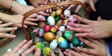 Alunni della Martella scoperta delle tradizioni pasquali con l’associazione Vocea Romanilor Vastesi