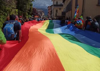 Il Pantini Pudente alla Marcia della Pace: le medaglie degli studenti donate agli organizzatori