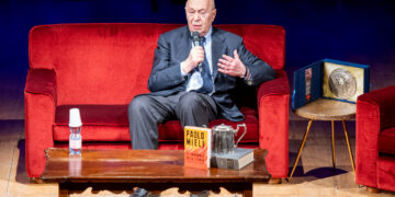 Revisioni, riscritture e falsificazioni: Paolo Mieli incanta il Fenaroli con “il Tribunale della Storia”