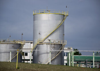 Caso fughe di metano a Montalfano: Grippa annuncia interrogazione, Stogit assicura interventi