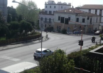 «A Vasto Marina quel semaforo tra le due rotatorie non ha alcun senso»