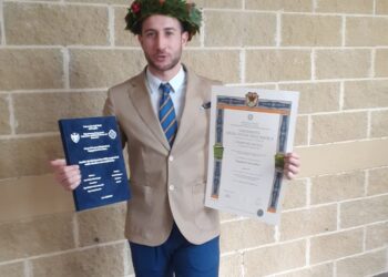 Confetti rossi per Nicola Stampone, neo dottore in ingegneria