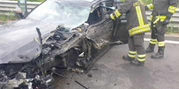 Impatto tra Audi A3 e autocarro sulla “Trignina”, tre feriti