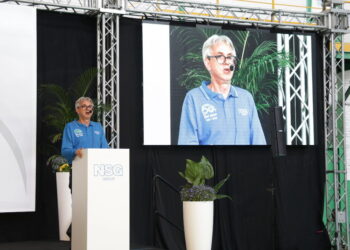 Siv, Pilkington, Nsg: a San Salvo celebrati i 60 anni di storia della produzione di vetro