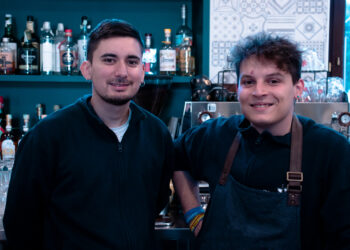 Mario, Lucas e il loro bar “inclusivo”: «La nostra opportunità di restare a Vasto»