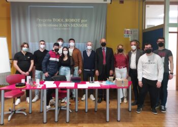 Automotive, gli studenti del “Mattei” presentano il progetto “Tool Robot” in collaborazione con la Acmei