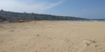 Jova beach party, a Vasto Marina non ci sarà chiusura totale: al mare con bus, bici e moto