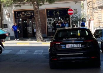 Rapina a mano armata alla gioielleria Marinucci, picchiati i proprietari
