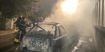 Tre auto a fuoco a Canosa Sannita nella notte di Santo Stefano: carabinieri denunciano un 60enne