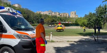 Caduta da un capannone a San Salvo, 29enne soccorso in eliambulanza