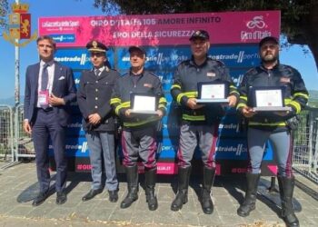 Bloccarono 17enne in fuga su auto rubata: premio Eroi della sicurezza a poliziotti di Vasto e Pescara