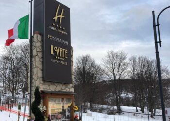 Rubano tre giochi da tavolo tra le macerie dell’hotel Rigopiano, arrestati