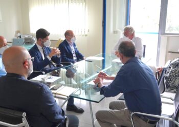 Scendono i contagi, la Asl riorganizza la rete per vaccinazioni e tamponi