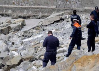Settantottenne originaria di Fossacesia trovata senza vita sulla spiaggia di Livorno