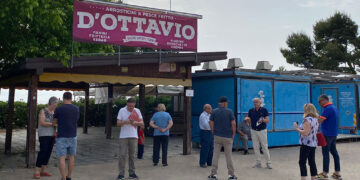 Vasto Marina, la rivolta degli street fooder: rinviato lo sgombero da piazza della Guardia costiera