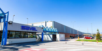 Pulizie in Sevel, la preoccupazione dei lavoratori per i continui tagli di Stellantis