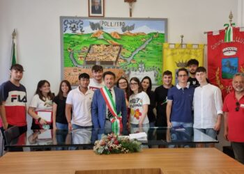 Pollutri, l’amministrazione consegna ai neo-diciottenni una copia della Costituzione