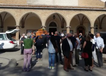 «Porteremo avanti i suoi valori»: l’ultimo saluto di Lanciano al professor Giancristofaro