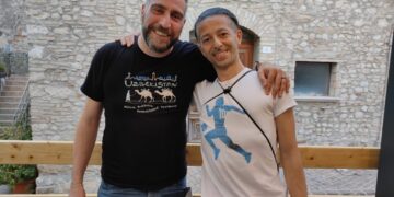 Lercio festeggia 10 anni di satira e irriverenza: «Ora compriamo tre reti tv e scendiamo in politica»