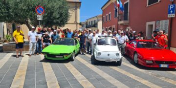 Da Vasto a Treglio a bordo di auto, moto e autobus d’epoca: il raduno dell’associazione “Vasto veicoli storici”