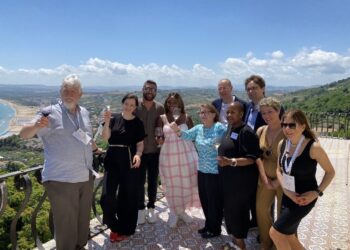 Giornalisti da tutto il mondo alla scoperta dei vini d’Abruzzo: «Occasione per far emergere la qualità»