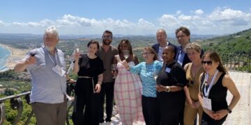 Giornalisti da tutto il mondo alla scoperta dei vini d’Abruzzo: «Occasione per far emergere la qualità»