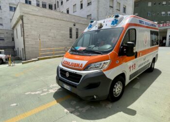 Ladri devastano l’ingresso della “Trattoria 21”. Il titolare: «Non c’erano soldi, danno da 2mila euro». FdI: «Problema sicurezza»