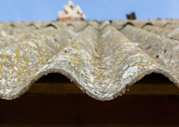 Amianto, dalla Regione in arrivo oltre 660mila euro per la bonifica di scuole e ospedale “Renzetti”