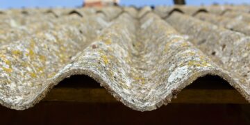 Amianto, dalla Regione in arrivo oltre 660mila euro per la bonifica di scuole e ospedale “Renzetti”