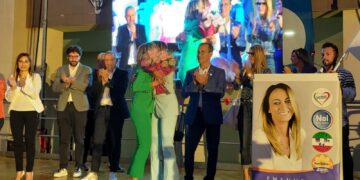 L’abbraccio De Nicolis-Magnacca: «Avanti con la politica del fare, no a chi fa prevalere il rancore»