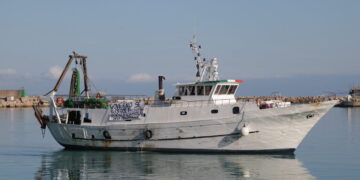 I pescherecci tornano in mare ma i problemi per la marineria restano