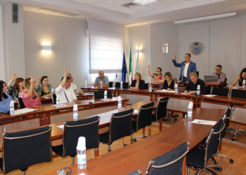 Le opposizioni disertano l’ultimo consiglio comunale di San Salvo. Travaglini: «Esposto al prefetto su conferenza stampa di domani in Comune»