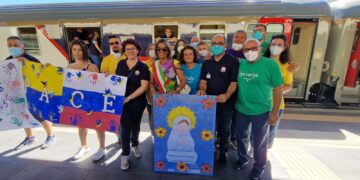 Unitalsi, a Pescara flash mob di solidarietà per il passaggio del Treno della Pace