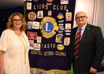 Passaggio del martelletto al Lions Club Vasto Adriatica Vittoria Colonna, Maria Pia Smargiassi è il nuovo presidente