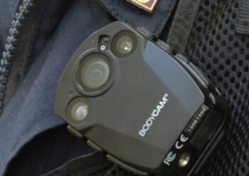 Telecamere sulle divise della polizia locale, la Giunta approva il disciplinare