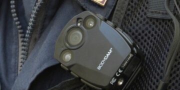 Telecamere sulle divise della polizia locale, la Giunta approva il disciplinare