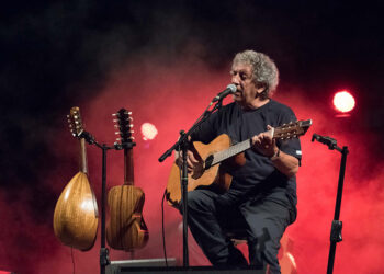 Eugenio Bennato e il suo “Vento popolare tour” a Gissi