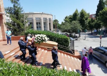 «La sua gentilezza resterà per sempre»: la città saluta il signor Venditti