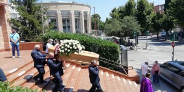 «La sua gentilezza resterà per sempre»: la città saluta il signor Venditti